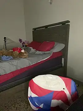 ladycreamypr2 online show from March 4, 5:37 am