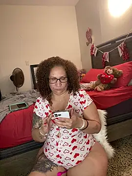 Snapshot of ladycreamypr2 chatting on March 1, 11:27 pm ladycreamypr2 online show from March 1, 11:27 pm