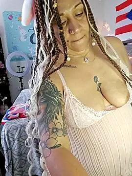 ladycreamypr2 online show from April 2, 12:56 pm