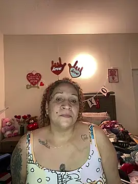 Snapshot of ladycreamypr2 chatting on February 10, 6:12 am ladycreamypr2 online show from February 10, 6:12 am