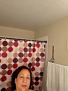 Snapshot of ladycreamypr2 chatting on May 23, 11:15 pm ladycreamypr2 online show from May 23, 11:15 pm