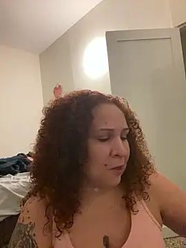 Snapshot of ladycreamypr2 chatting on February 19, 3:25 am ladycreamypr2 online show from February 19, 3:25 am