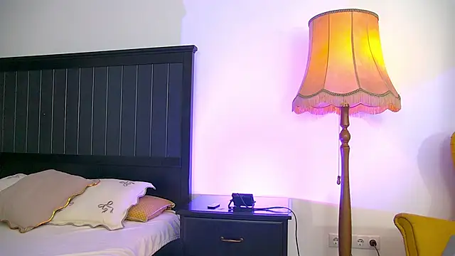 Yanira Muslim online show from April 12, 4:05 am