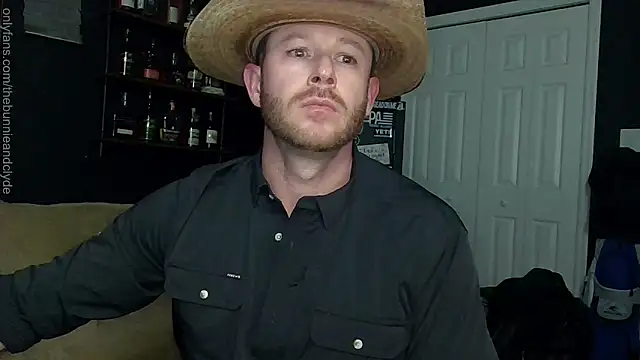 chillinthemosttt online show from December 6, 4:19 am