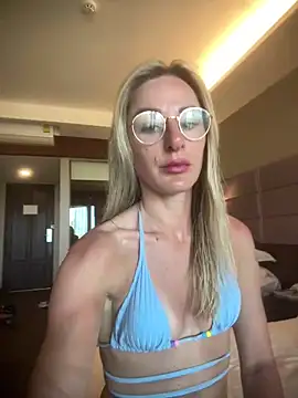 Liana Lou online show from April 2, 6:53 am