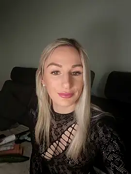 Liana Lou online show from February 21, 11:11 am