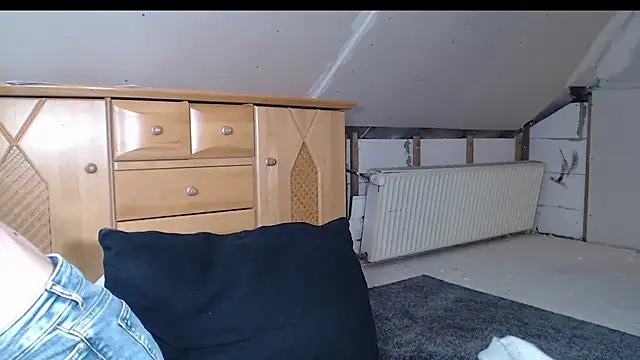 Liana Lou online show from February 7, 2:58 pm