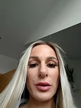 Liana Lou online show from January 4, 3:07 pm