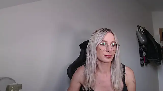 Liana Lou online show from September 20, 9:36 am