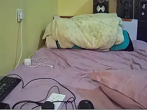 Snapshot of Chavvy_10 chatting on December 20, 4:48 am Chavvy 10 online show from December 20, 4:48 am