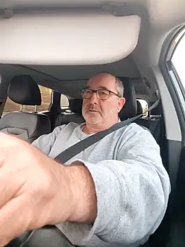 Snapshot of gillou1234 chatting on November 10, 7:35 am gillou1234 online show from November 10, 7:35 am