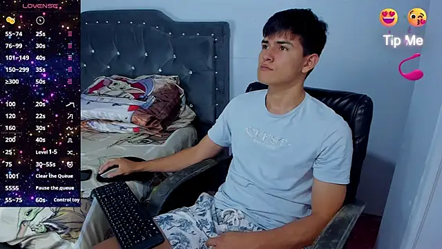 Jacobb Lee online show from October 7, 10:44 pm