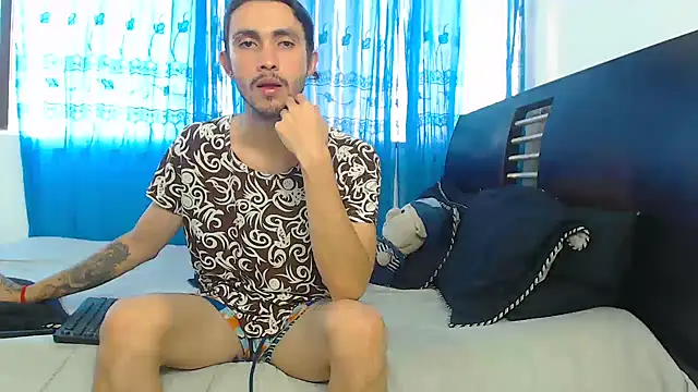 Snapshot of Hot_Sharks_ chatting on September 9, 11:19 am Hot Sharks  online show from September 9, 11:19 am