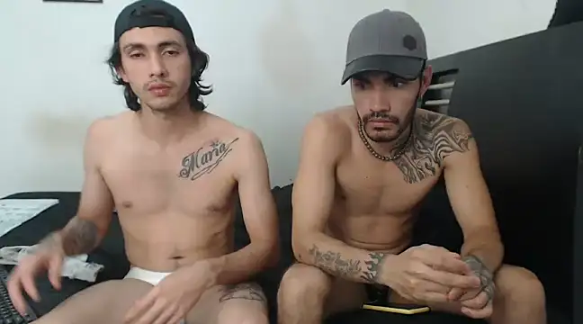 Snapshot of Hot_Sharks_ chatting on January 18, 10:06 am Hot Sharks  online show from January 18, 10:06 am