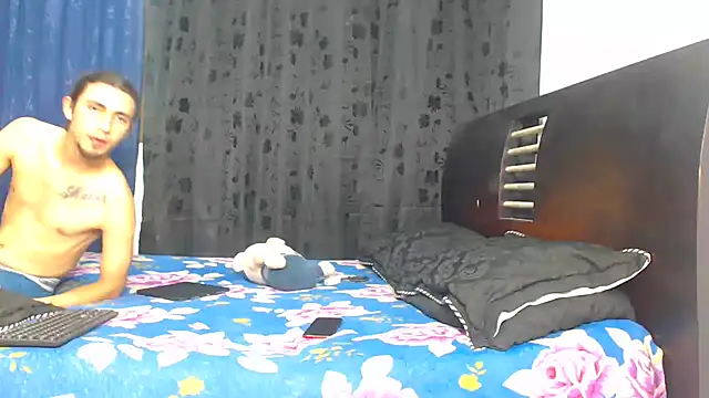 Hot Sharks  online show from November 4, 7:23 am