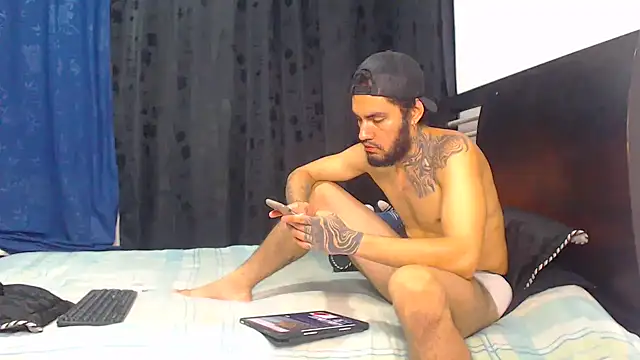 Hot Sharks  online show from May 23, 6:56 am
