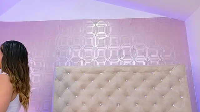 Sara Desire online show from October 1, 4:55 pm