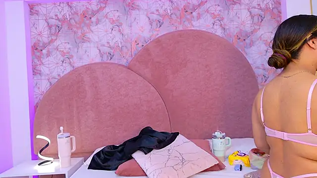 Sara Desire online show from September 26, 11:50 am