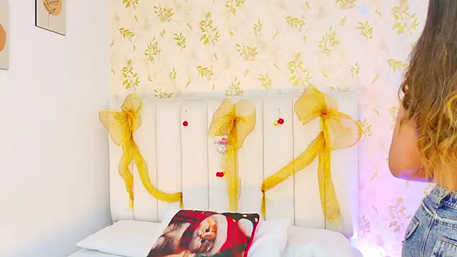 Sara Desire online show from January 6, 12:20 pm