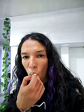 rebekka simpson online show from December 21, 7:59 pm