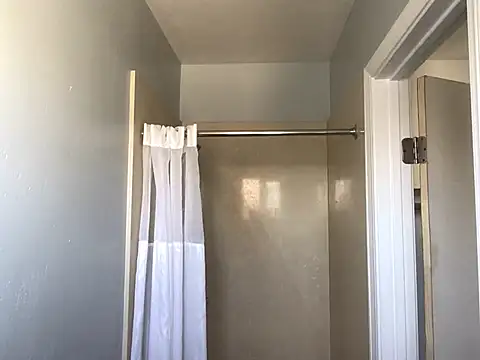 allissonw13 online show from March 26, 4:05 pm