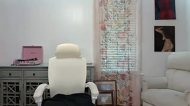 Snapshot of Blaze_Baby chatting on September 15, 2:39 pm Blaze Baby online show from September 15, 2:39 pm