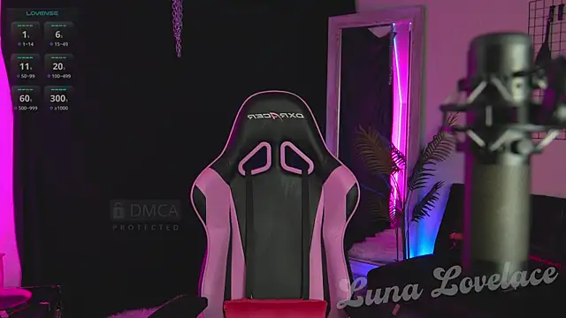 Snapshot of luna_love_lace chatting on December 13, 8:47 pm luna love lace online show from December 13, 8:47 pm