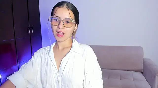 Lilacutte  online show from May 4, 7:33 am