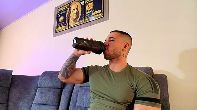 JeremyLowe online show from January 9, 8:27 pm