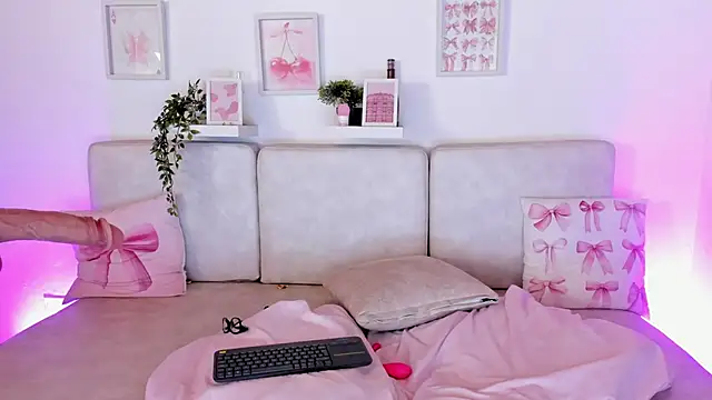 Malka Burning online show from October 24, 7:13 pm