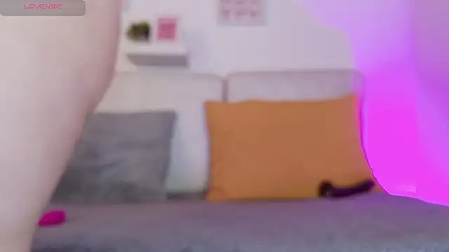 Malka Burning online show from April 9, 8:15 pm