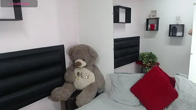 Snapshot of eva_doshi chatting on March 20, 1:24 am eva doshi online show from March 20, 1:24 am