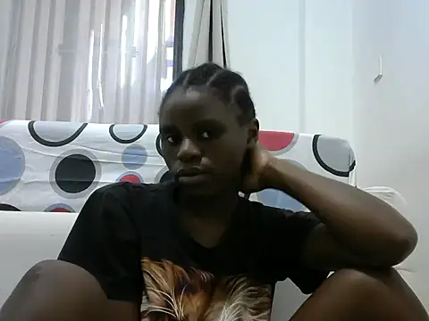Snapshot of hottgirlval chatting on June 10, 11:44 am hottgirlval online show from June 10, 11:44 am