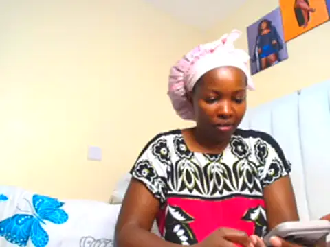 Snapshot of sweet_essin chatting on June 21, 8:25 pm sweet essin online show from June 21, 8:25 pm
