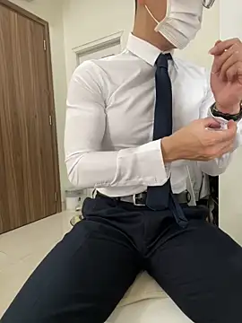 harrylouis1357 online show from December 14, 8:02 am