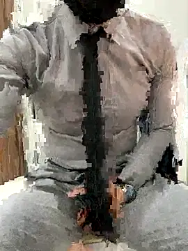 harrylouis1357 online show from December 3, 2:00 pm