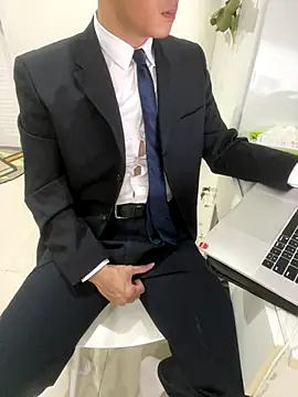 harrylouis1357 online show from September 9, 10:57 am