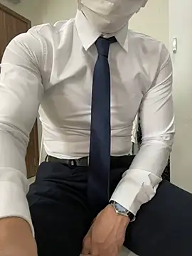 harrylouis1357 online show from December 15, 5:56 am