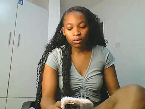 Snapshot of _Becky002 chatting on June 5, 8:42 am Becky002 online show from June 5, 8:42 am