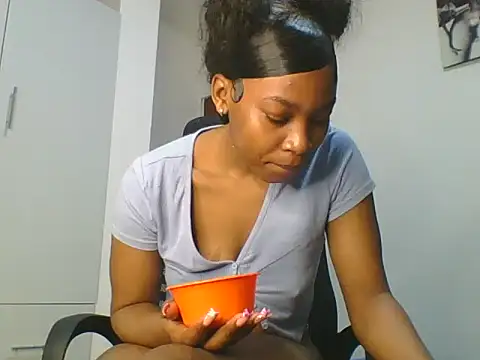 Snapshot of _Becky002 chatting on July 6, 10:33 am Becky002 online show from July 6, 10:33 am