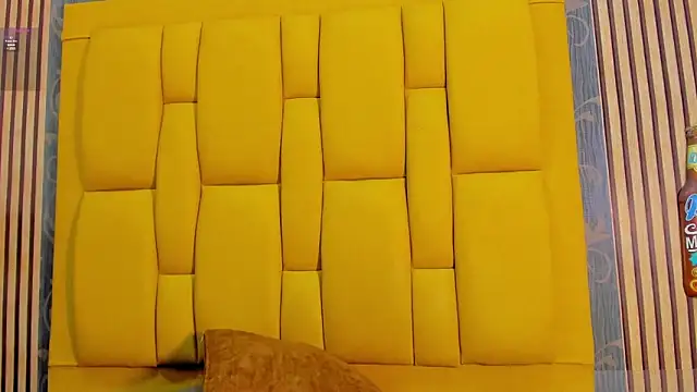 kriixtybrown online show from March 15, 1:34 am