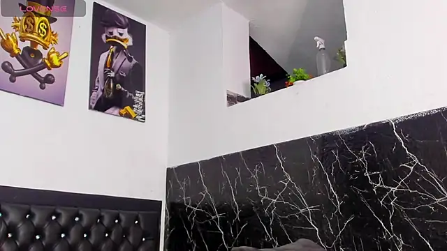 kriixtybrown online show from April 7, 8:10 pm