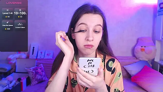 ur kitty   online show from February 12, 5:07 am