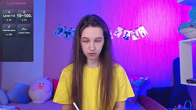 Snapshot of ur_kitty__ chatting on October 12, 2:07 pm ur kitty online show from October 12, 2:07 pm