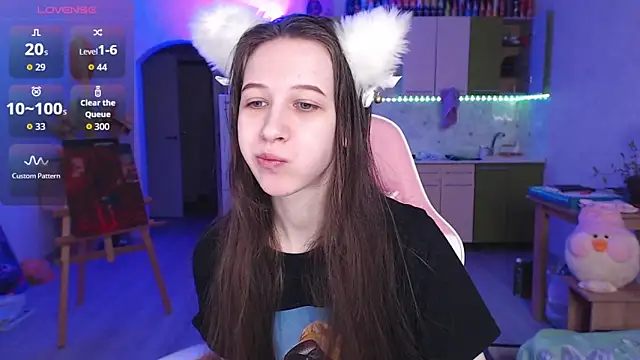 ur kitty   online show from April 12, 1:03 pm