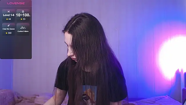 ur kitty   online show from December 18, 9:03 am