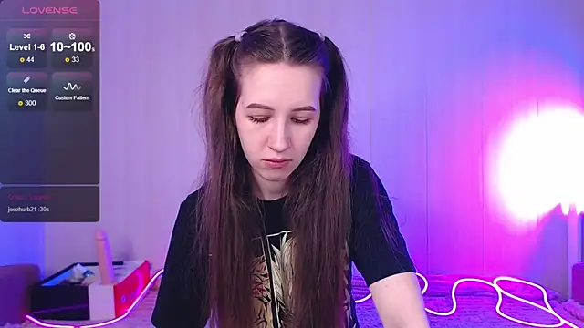 Snapshot of ur_kitty__ chatting on December 3, 8:36 am ur kitty online show from December 3, 8:36 am