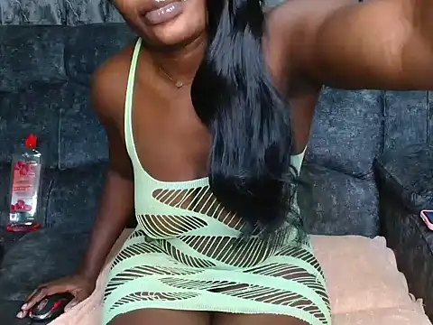 Snapshot of sexydarkpussy4 chatting on July 12, 7:09 am sexydarkpussy4 online show from July 12, 7:09 am