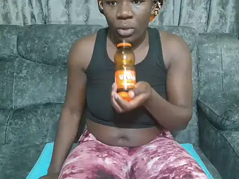 Snapshot of sexydarkpussy4 chatting on November 30, 9:15 pm sexydarkpussy4 online show from November 30, 9:15 pm