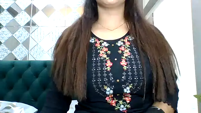 Snapshot of sparkling_queen chatting on November 23, 1:21 pm sparkling queen online show from November 23, 1:21 pm